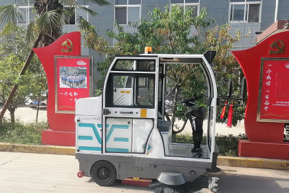 河南鑫達鐵路器材有限公司采購萊特LT-S26掃地車 賦能廠區提質 共啟清潔新篇