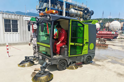 中國石化引進萊特LT-G50型掃地車 助力綠色低碳轉型